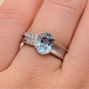 Elegant Silver and Blue Topaz Gemstone Ring